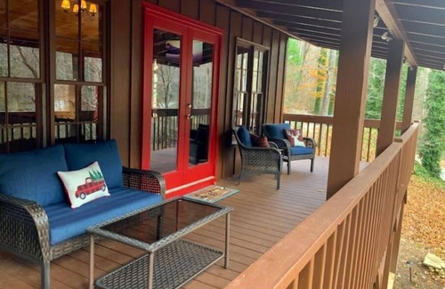 Ellijay Kabine | Woodland Creekside Cabin/HotTub/WiFi/Gameroom