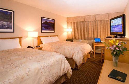 Fort Nelson Hotel | Woodlands Inn & Suites