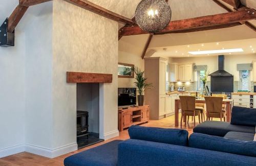 Chippenham Haus | Woodmans Cottage Nables Farm