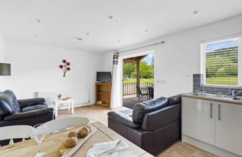 Somerton Skihütte | Woodpecker Lodge, Redlake Farm nr Glastonbury