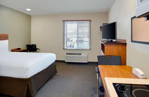 Crosswoods Hotel | WoodSpring Suites Columbus North I-270