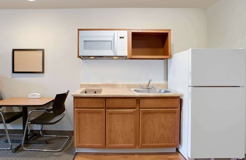 Crosswoods Hotel | WoodSpring Suites Columbus North I-270