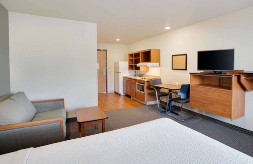 Crosswoods Hotel | WoodSpring Suites Columbus North I-270