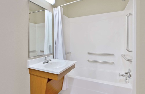 Crosswoods Hotel | WoodSpring Suites Columbus North I-270