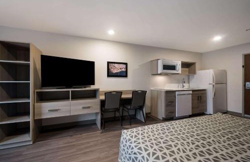 Wixom Hotel | WoodSpring Suites Wixom - Novi