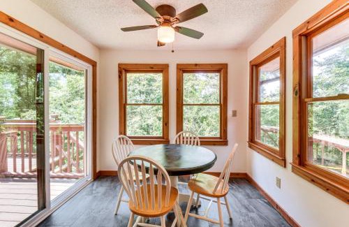 Toccoa Haus | Woodsy Hideaway 8 Mi to Henderson Falls Park!