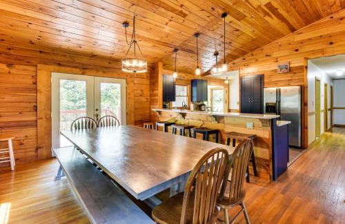 Toccoa Haus | Woodsy Hideaway 8 Mi to Henderson Falls Park!