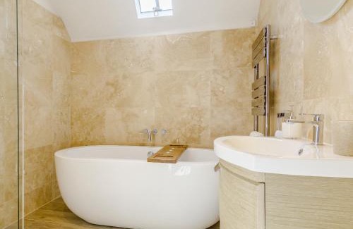 Kemble Haus | Wool Loft