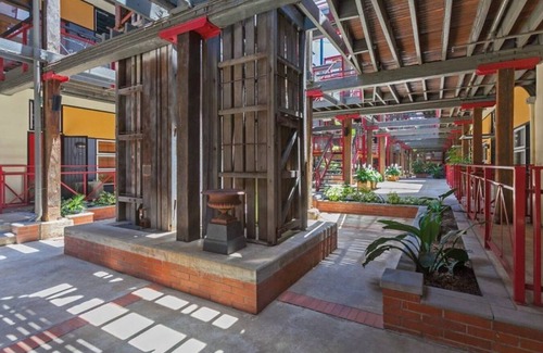 Bulimba Wohnung | Woolstore Style! ~ 2Bed/2Bath/1Car ~ Teneriffe
