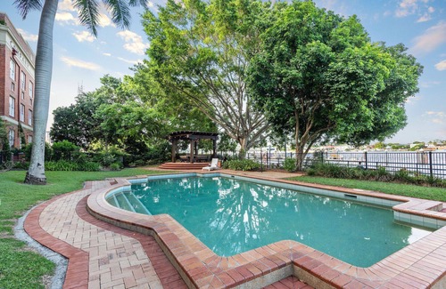Bulimba Wohnung | Woolstore Style! ~ 2Bed/2Bath/1Car ~ Teneriffe
