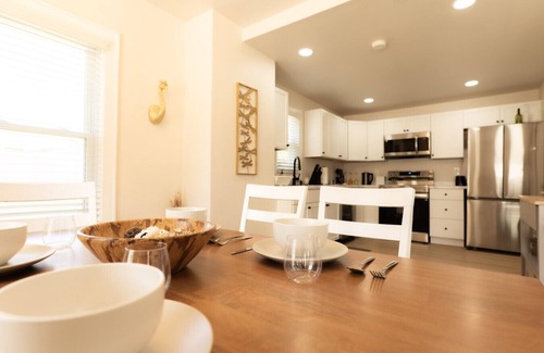 Dunlap Haus | Work, Rest & Gather | Spacious 3BR w/ Modern Charm
