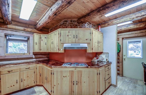 St. George Kabine | Working Ranch Cabin Getaway with Pool and Spa