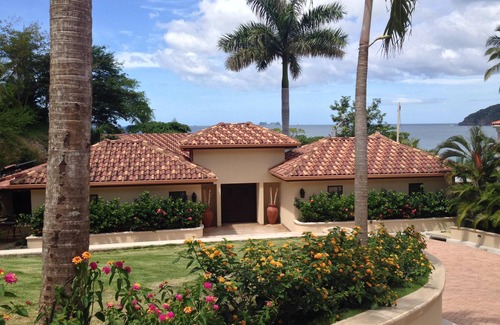 Playa Flamingo Haus | Weltklasse Flamingo Beachfront Villa mit 5 Poolside Schlafzimmer Suiten !!