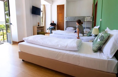 Almocageme Haus | WOT Sintra Sarrazola