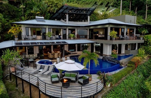 Dominical Haus | Beeindruckend! 5 Schlafzimmer mit wahnsinnigem Meerblick !!!