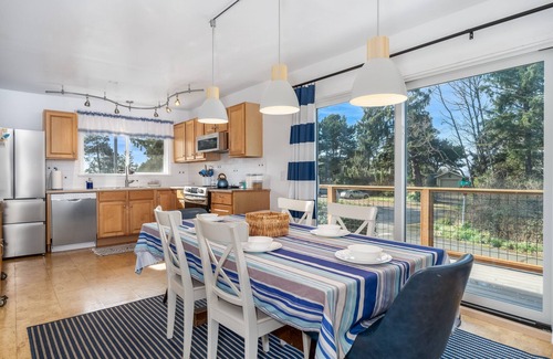 Otter Rock Haus | Wrap around sunset deck & hot tub! Steps from surf & tidepools too.