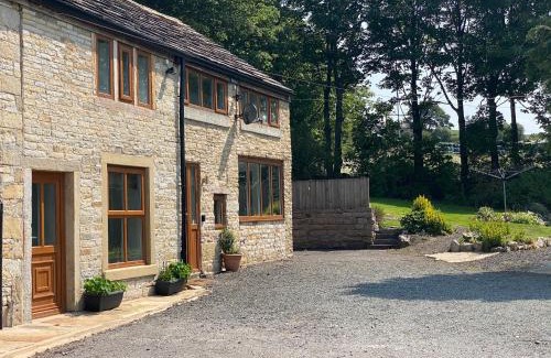 Denshaw Haus | Wren Cottage