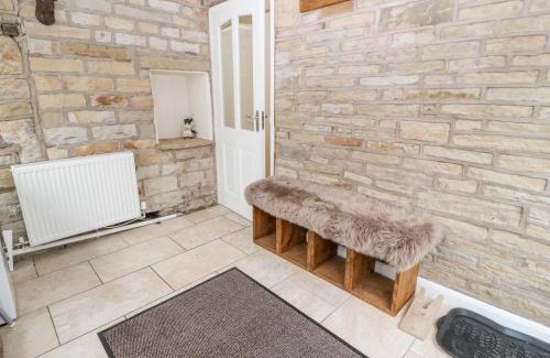 Denshaw Haus | Wren Cottage