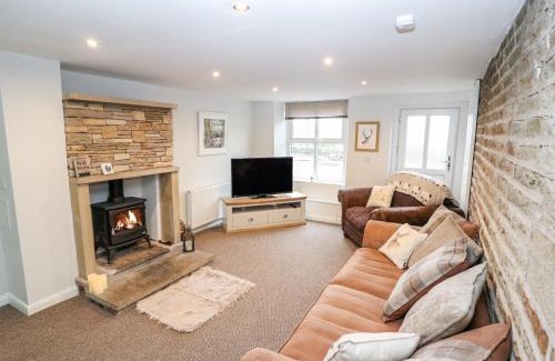 Denshaw Haus | Wren Cottage