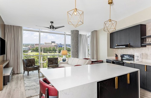 Downtown Atlanta Eigentumswohnung | Wyndham Atlanta Resort | Six 2BR/2BA Suites