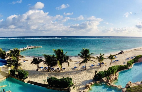East End Resort | Wyndham Reef Resort Deluxe Beachfront Studio