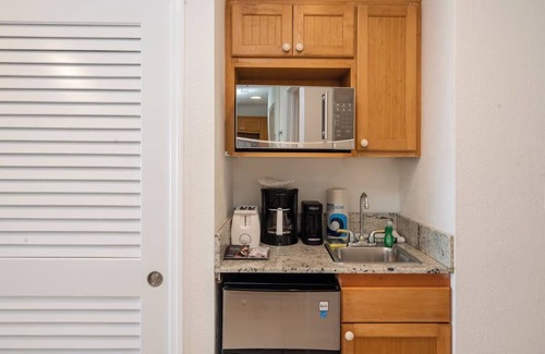 Colliers Bay Eigentumswohnung | Wyndham Reef Resort Beachfront 2B/2B Villa with 2 Twin Murphy Beds