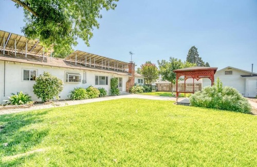 Fresno Wohnung | X-Large Spacious Deluxe House Fastest Wi-Fi