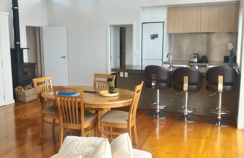 Great Barrier Island Wohnung | XSPOT Klippe Öko-Ferienwohnung für zwei 4WD