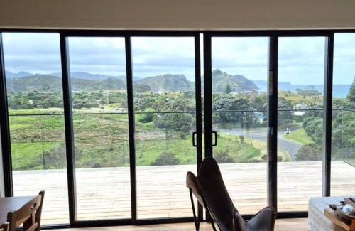 Tryphena Haus | XSPOT Medlands Beach House - Ocean views - Short stroll to the beach