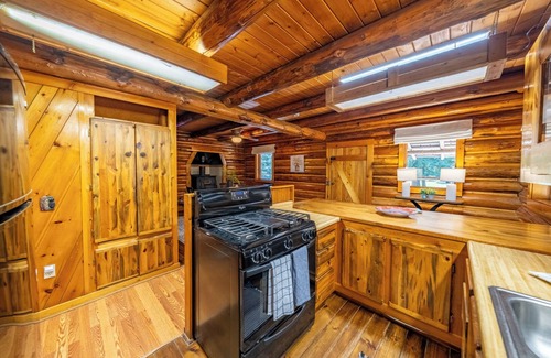 Troy Kabine | Riverfront Cabin! Yaak River Retreat in Troy Fishing, Hunting & Family Fun!