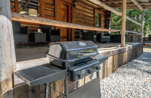 Troy Kabine | Riverfront Cabin! Yaak River Retreat in Troy Fishing, Hunting & Family Fun!