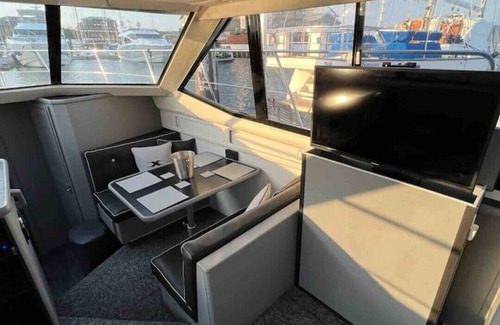 Southampton Bootsverleih | Yacht ‘X’ - 44 foot modern yacht on 5 star Marina