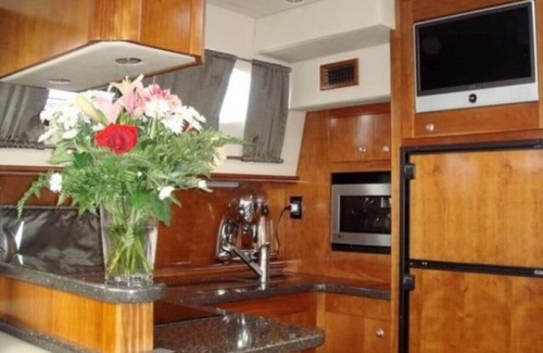 Grand Haven Bootsverleih | Yachta Yachta Yachta on the wata island and cruise