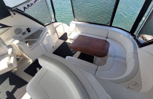 Grand Haven Bootsverleih | Yachta Yachta Yachta on the wata island and cruise