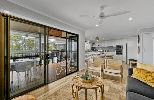 Point Lookout Haus | “Yarabin” is a completely renovated, spacious family home