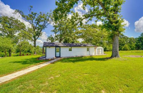 Golden Haus | Yard with Lake View Home Near Table Rock Lake!