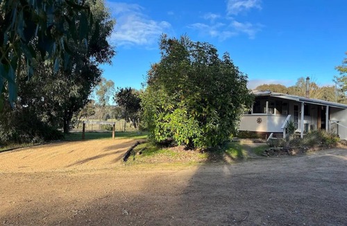 Barjarg Haus | Yarramalong 2 bedroom cottage