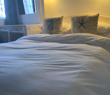 Burnham-on-Crouch Hotel | Ye Olde White Harte Hotel