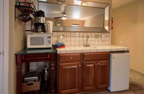 Yosemite West Wohnung | YoBee! Heart of Yosemite. Cozy View Studio. Park Entrance + Free Breakfast ~L8