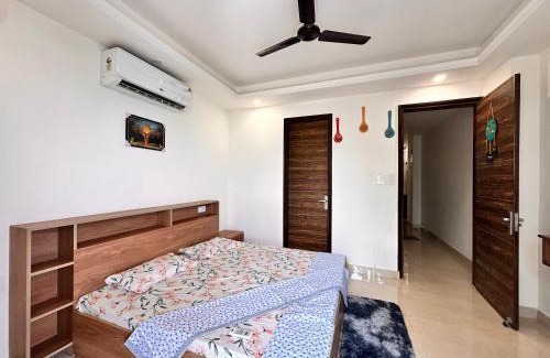 Rishikesh Haus | Yoga Retreat at The Ganges in Rishikesh