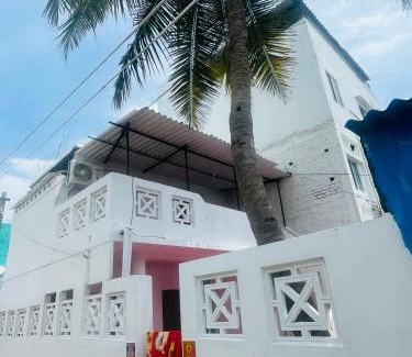 Mahabalipuram Beach Haus | Yogi home stay