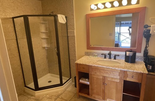 Lee Vining Hotel | Yosemite Gateway Motel