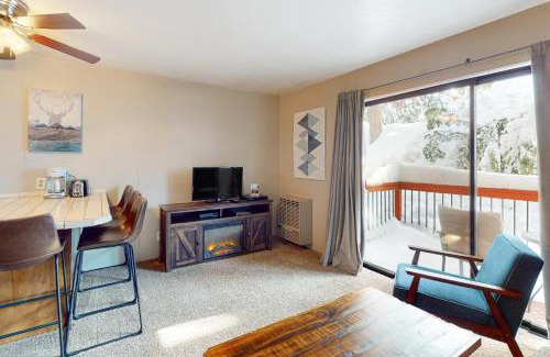 Yosemite National Park Hotel | Yosemite West Condo B104