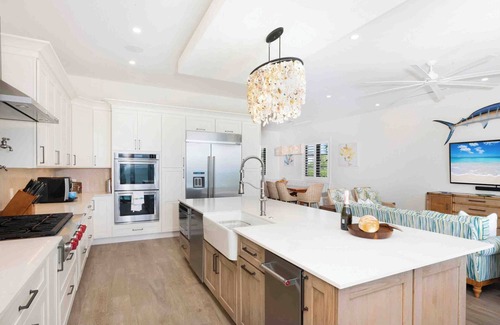 East End Haus | You'So Breezy: New Beach House w/ Pool, & Backyard Snorkeling! Next to Ocean Frontiers