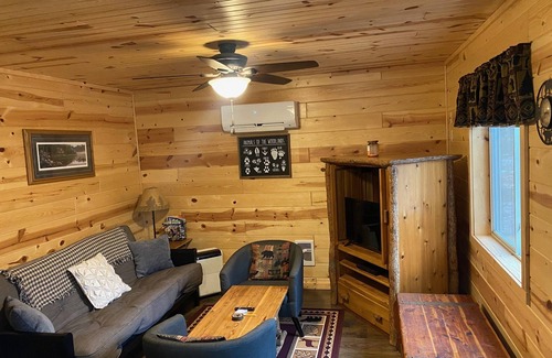 Ojibwa Hütte | Your base camp to Tuscobia Tr! Private cottage and access to trails! Dogs!