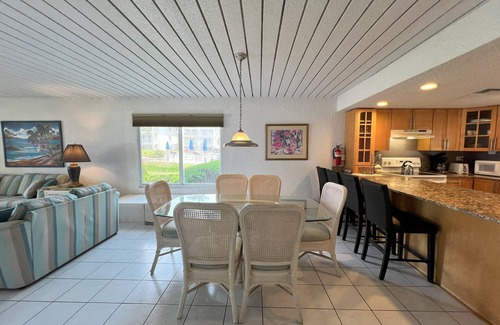 Seven Mile Beach Eigentumswohnung | Ihr Traumurlaub ist erschwinglich! 2BR-2bath Oceanfront Condo Saisonrabatt!