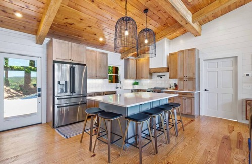 Williamstown Kabine | Your Fall Retreat Chalet - New Construction