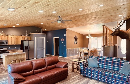 Forest Lakes Haus | Your home away from home mountain cabin