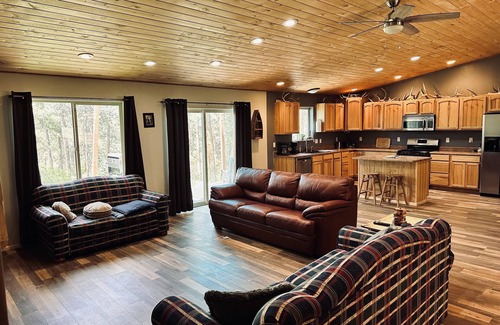 Forest Lakes Haus | Your home away from home mountain cabin