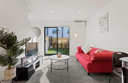 Te Atatu Peninsula Haus | Your Home Away From Home